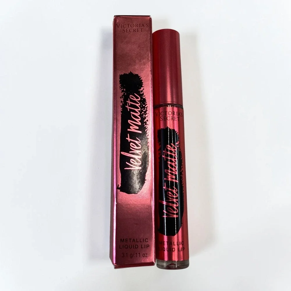 Victoria's Secret Velvet Matte Metallic Liquid Lip Fiery Red 3.1g New in Box